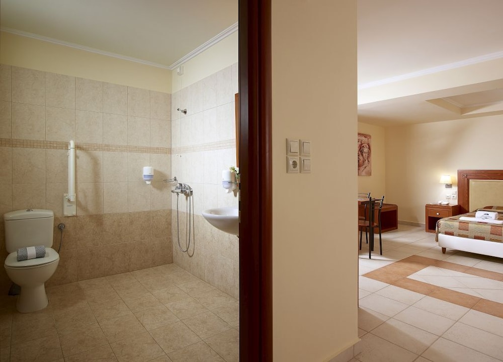 Avantis Suites Hotel 48/50