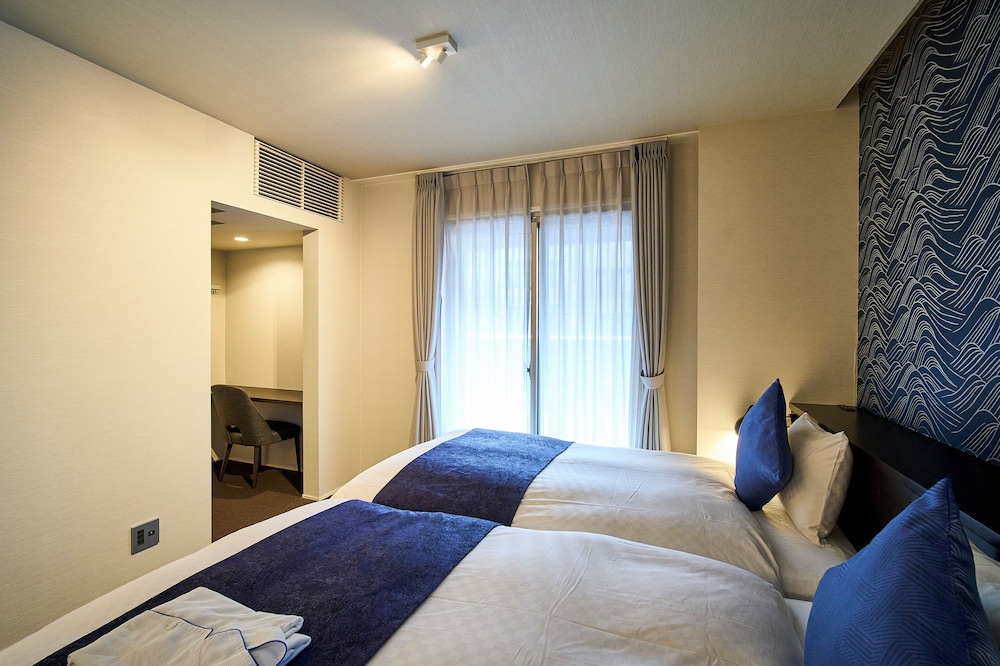 AO TYPE A, LUXURY, TWIN BEDS