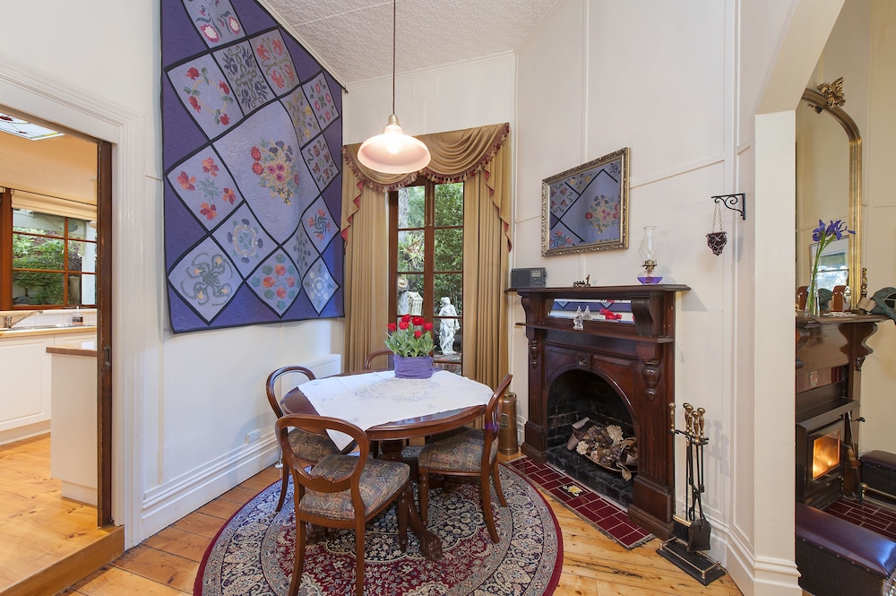 Charnwood Cottages 13/38