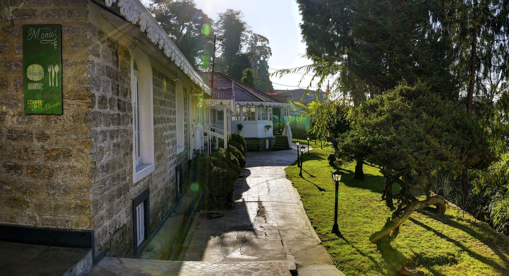 Summit Swiss Heritage Hotel 6/72