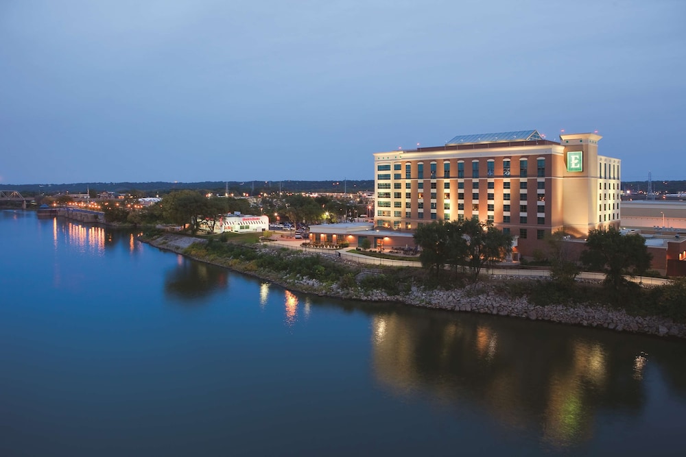 Embassy Suites By Hilton E Peoria Riverfront Conf Center 1/60