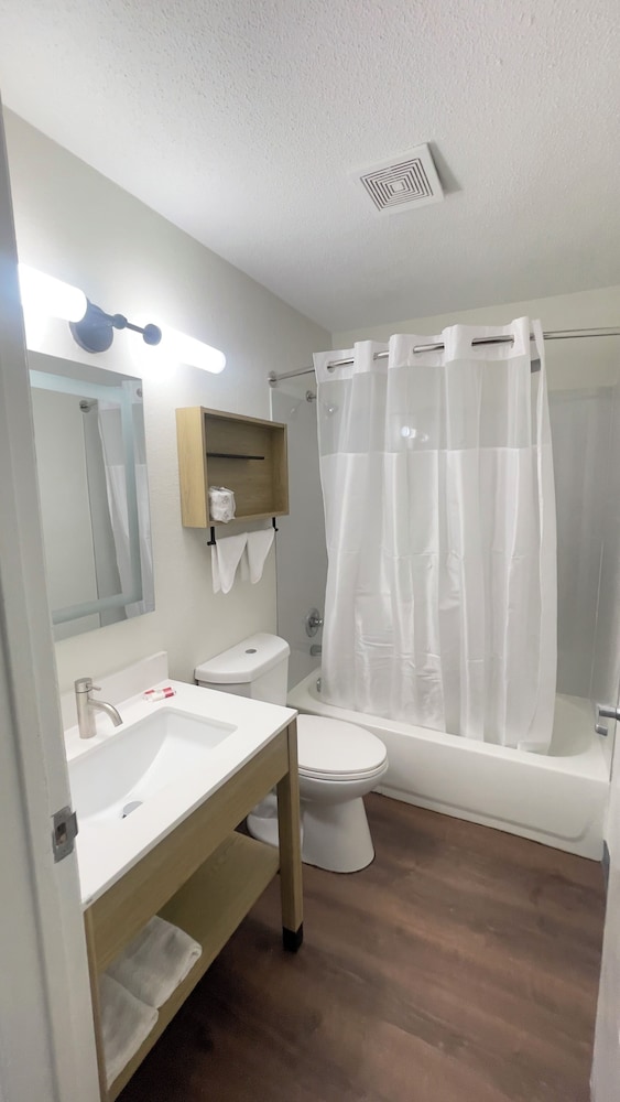 Sonesta Simply Suites Memphis 49/50