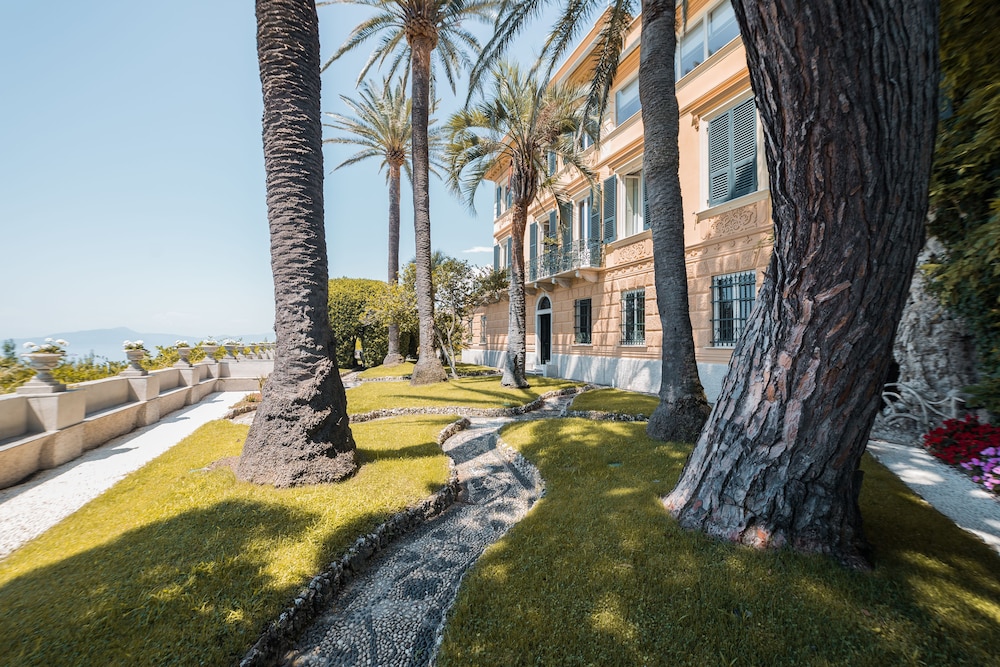 Villa Riviera Suites 34/50