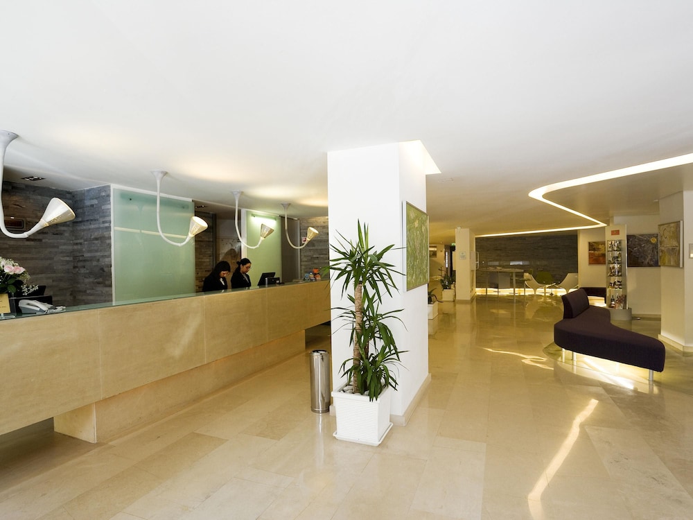 Mercure Palermo Centro 9/70