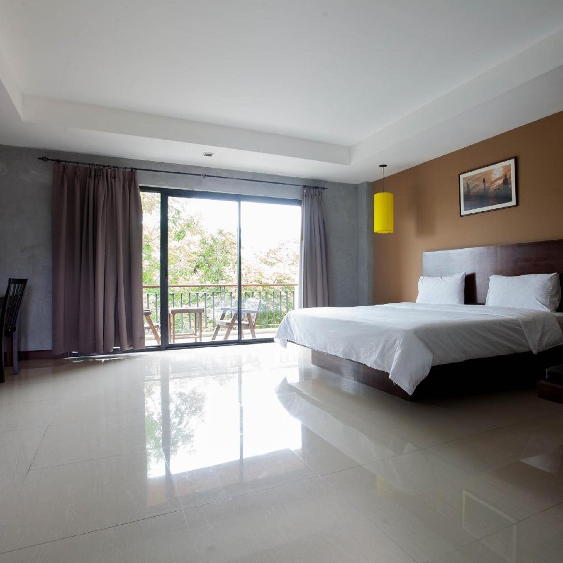 Deluxe, Double Bed, Building