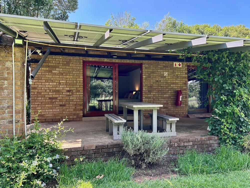 Airport Game Lodge 3/81