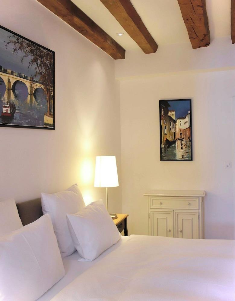 Suite, Apartment, Lake View