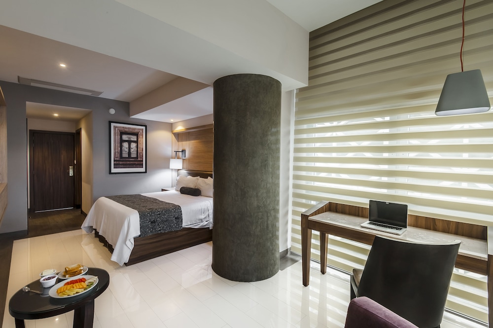 Hotel Real Maestranza 28/69