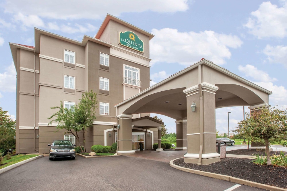 La Quinta Inn & Suites by Wyndham Cincinnati Airpt Florence 1/47