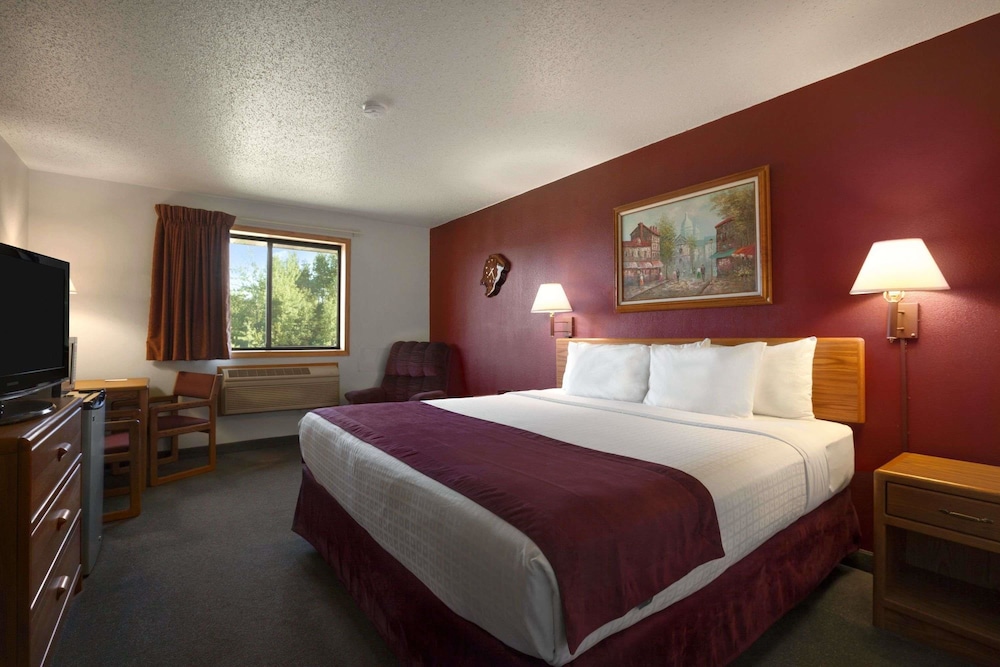 Super 8 By Wyndham Eveleth 12/49