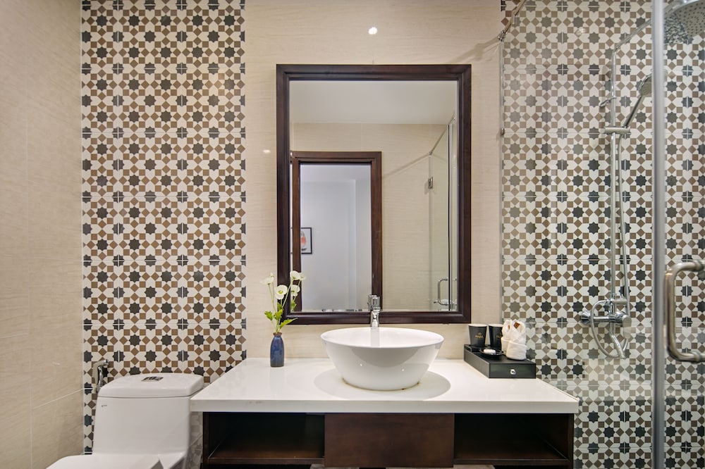 Haka Hotel & Apartment 48/50