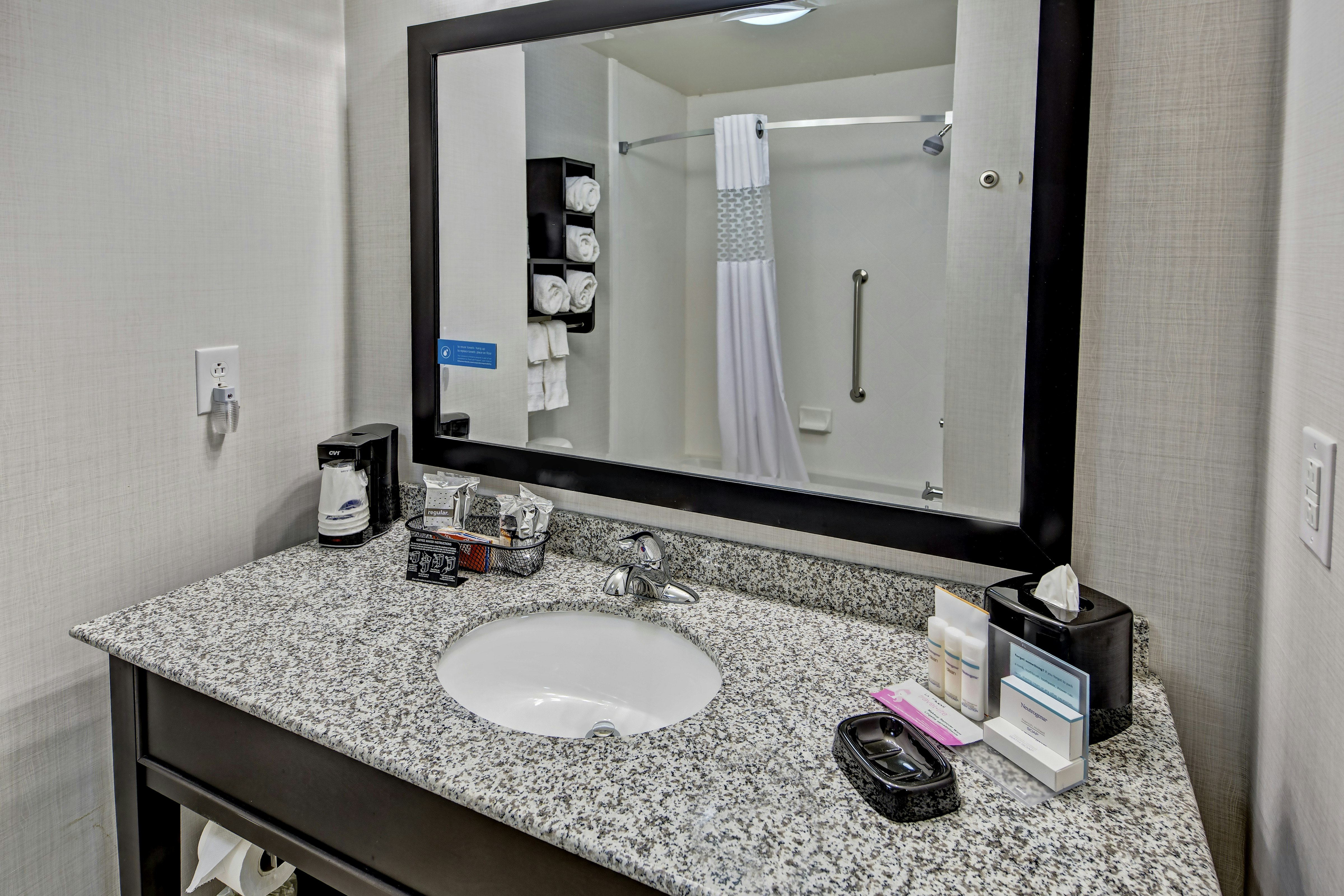 Hampton Inn Indianola 18/21