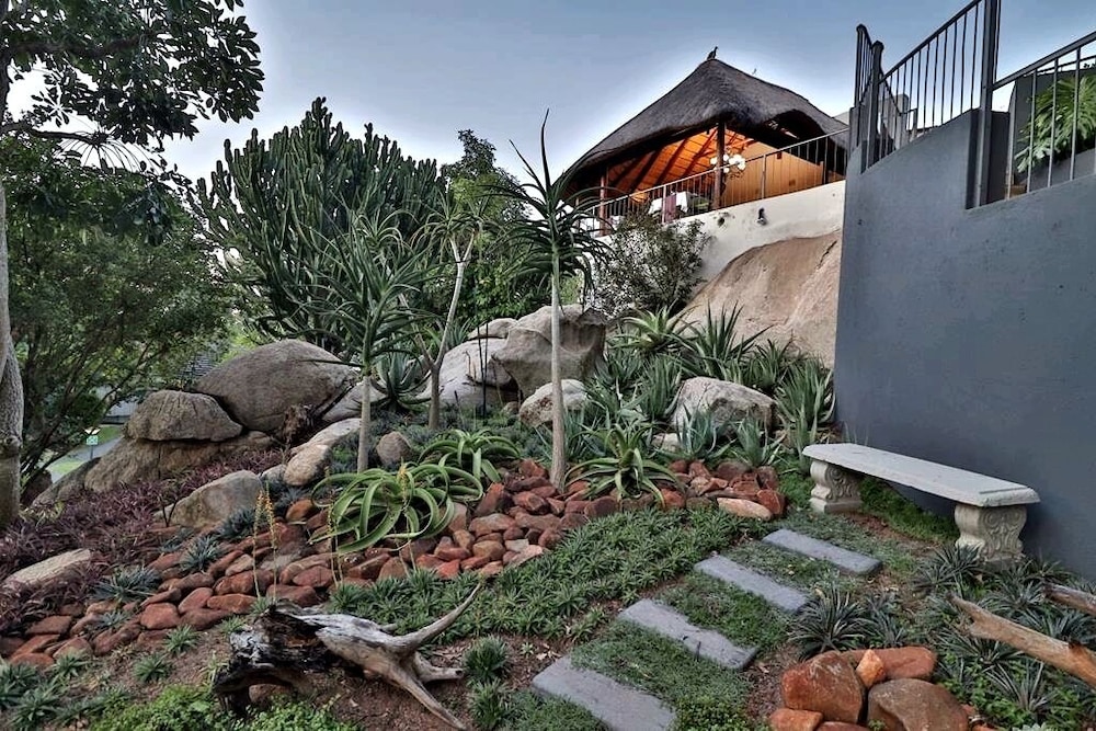 La Roca Guest House 54/58