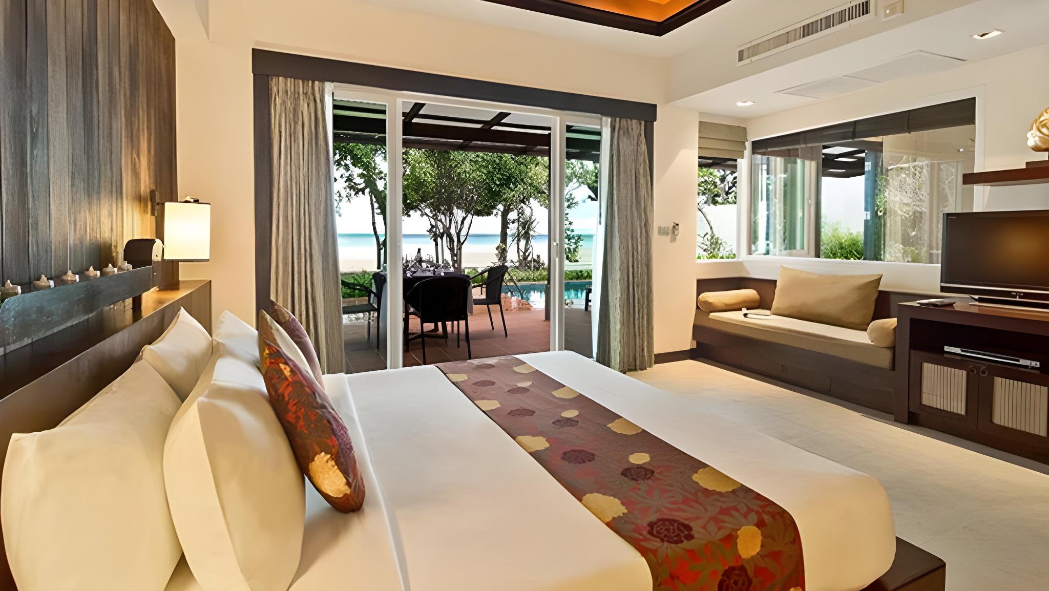 2 Bedrooms, Beach Front