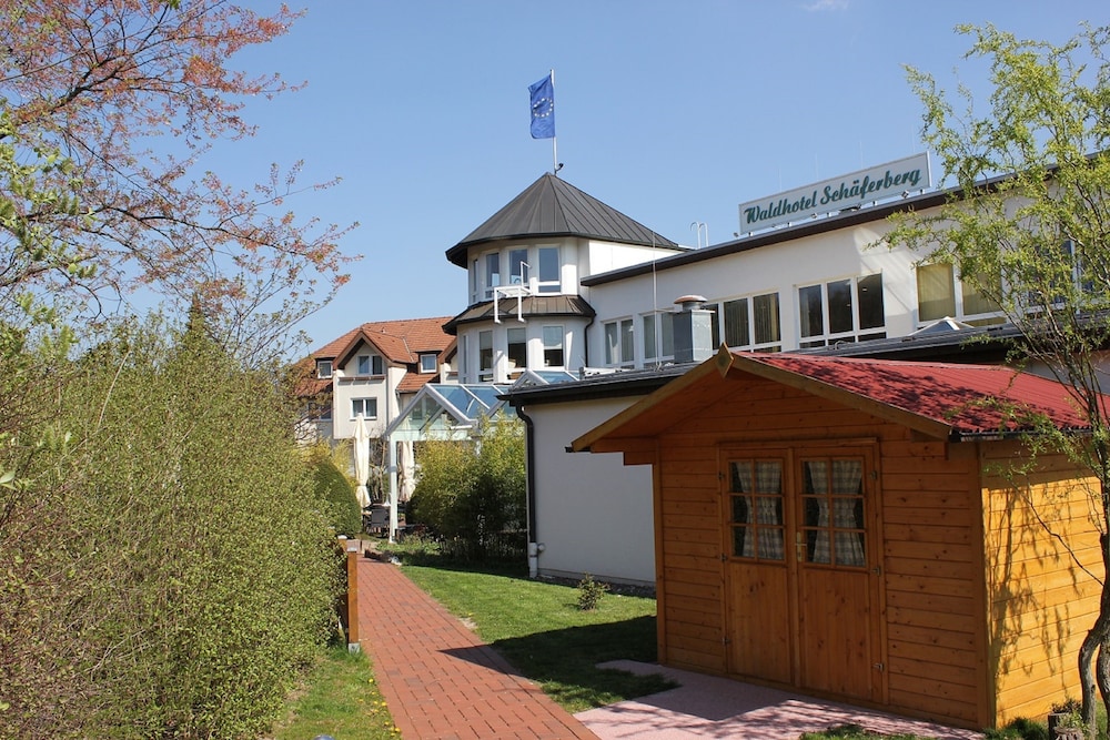 Waldhotel Schaferberg 64/65