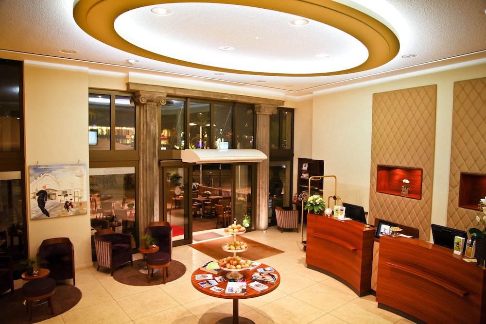 Central Kaiserhof Hotel 12/69