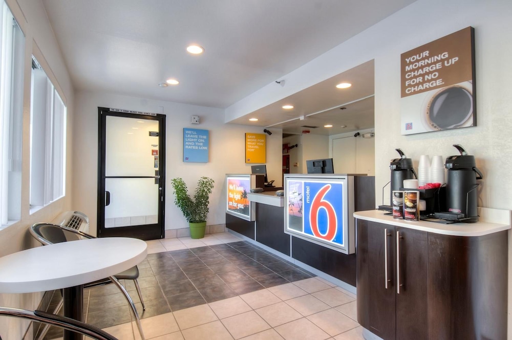 Motel6 Oceanside, CA 15/62