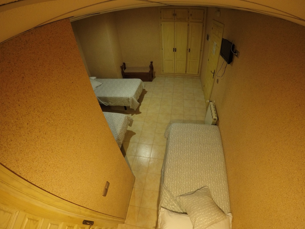Hostal La Casa de Enfrente 26/41