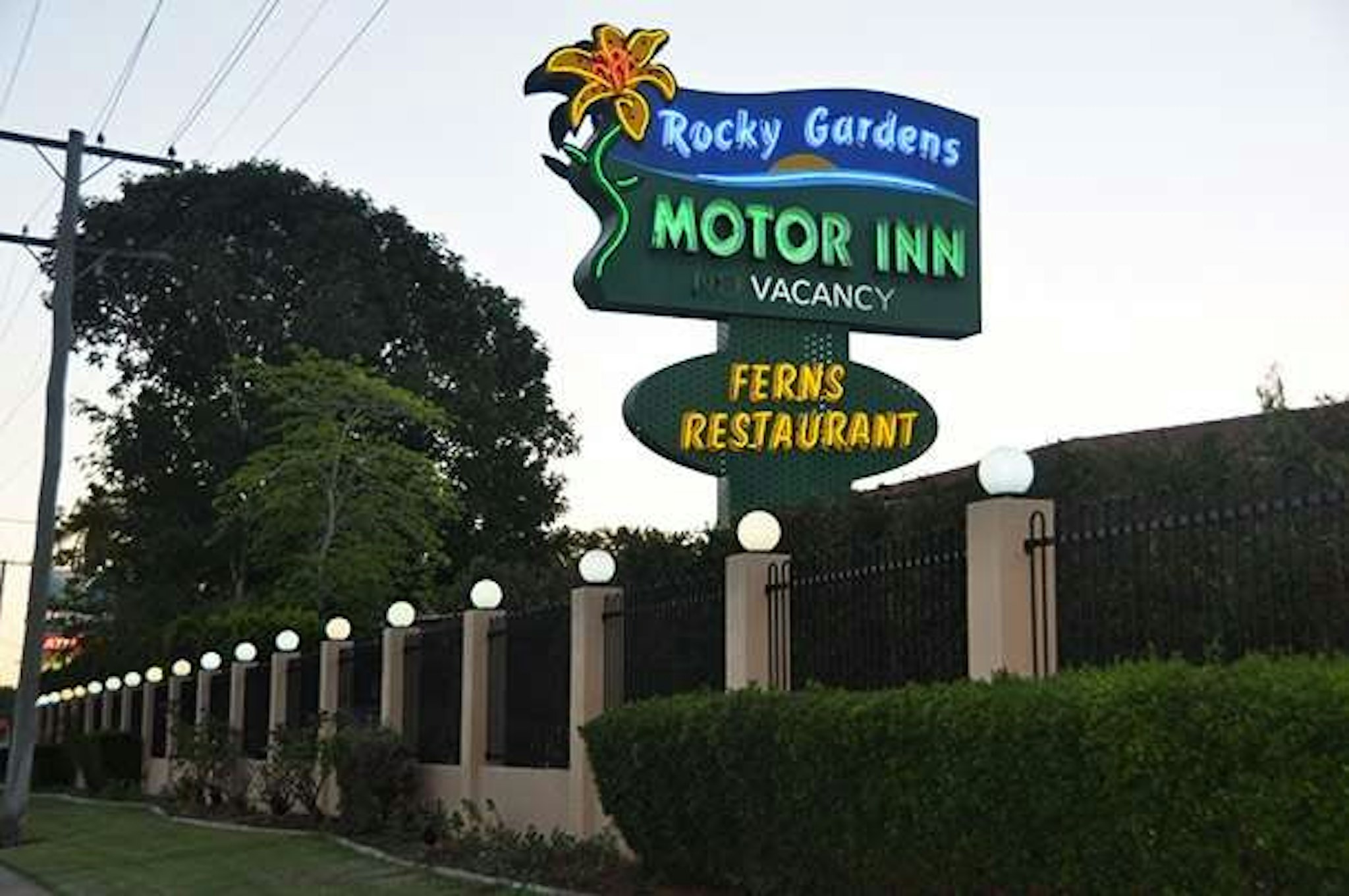 ROCKY GARDENS MOTOR INN 2/28