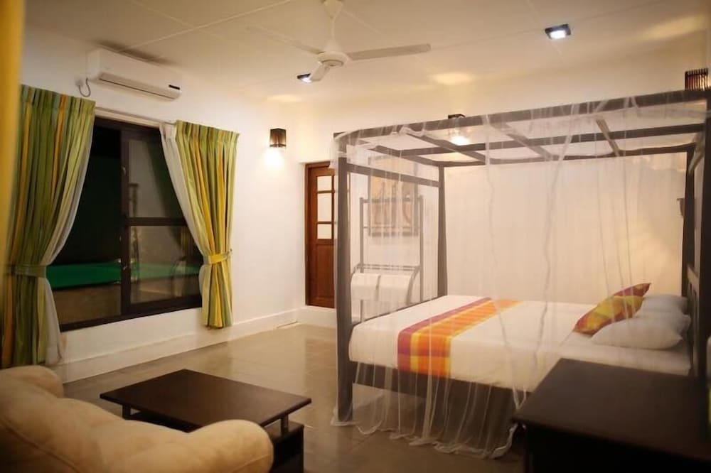 Villa Pinnawala 10/50