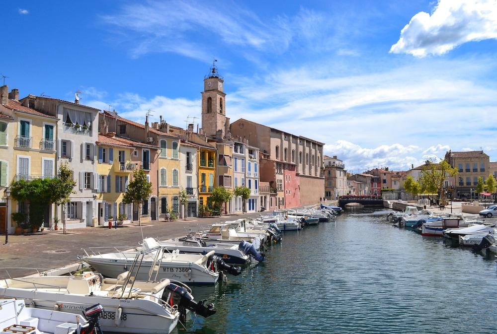 Brit Hotel Confort Martigues 40/51
