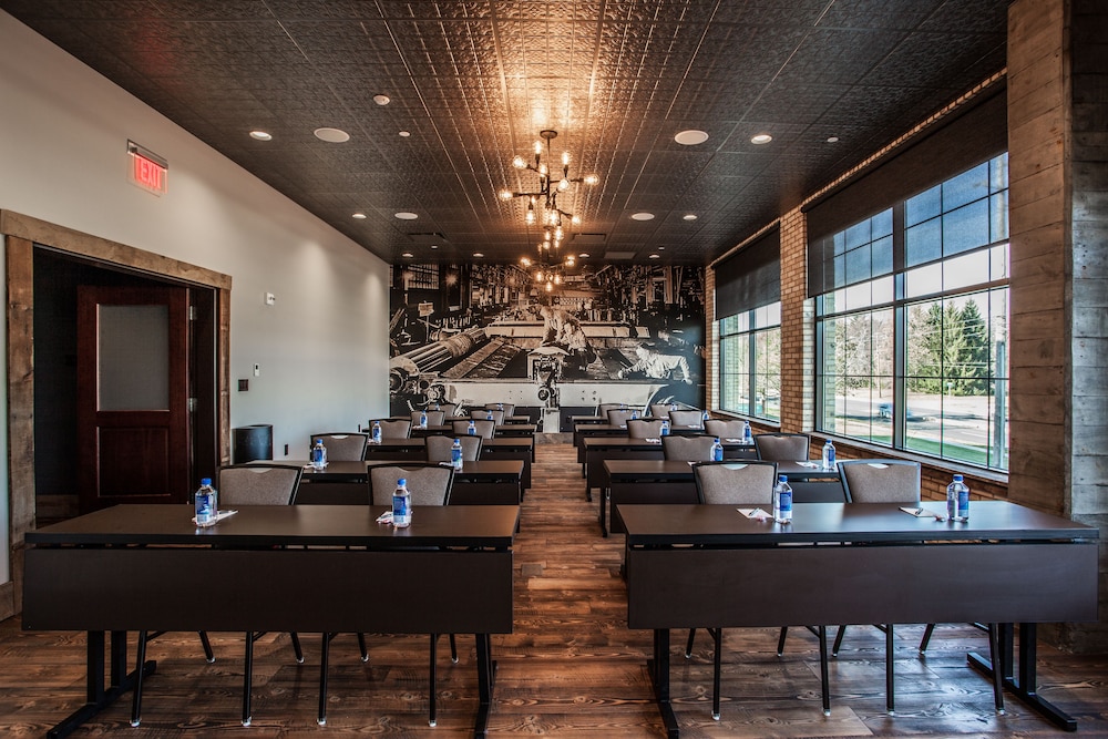 Ironworks Hotel Indy 57/69