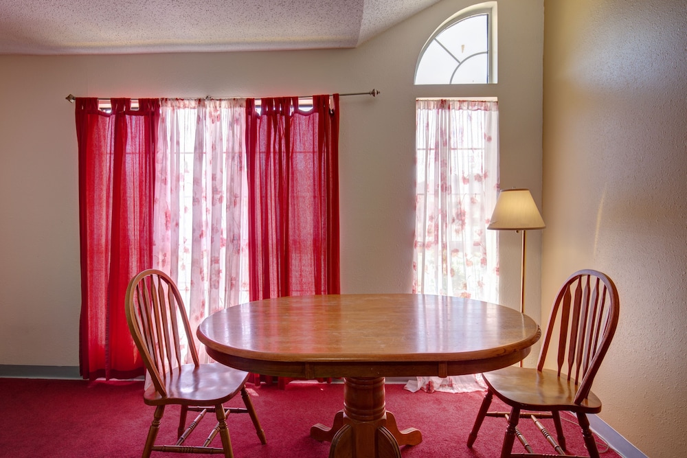 Howard Johnson by Wyndham Branson Theatre District 26/59