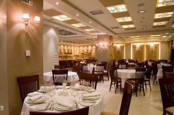 CRYSTAL CITY HOTEL 32/49