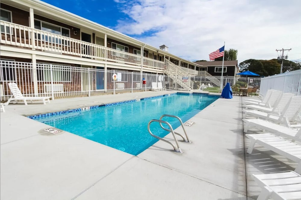 Innseason Resorts Harborwalk 6/50