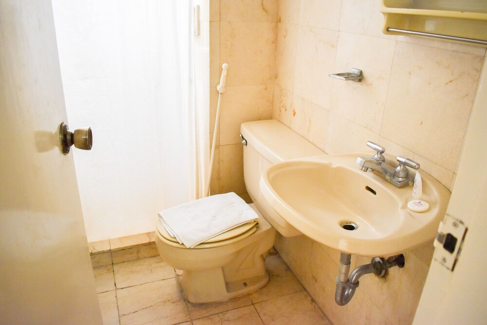 Sunette Tower Suites Makati City Center 72/75