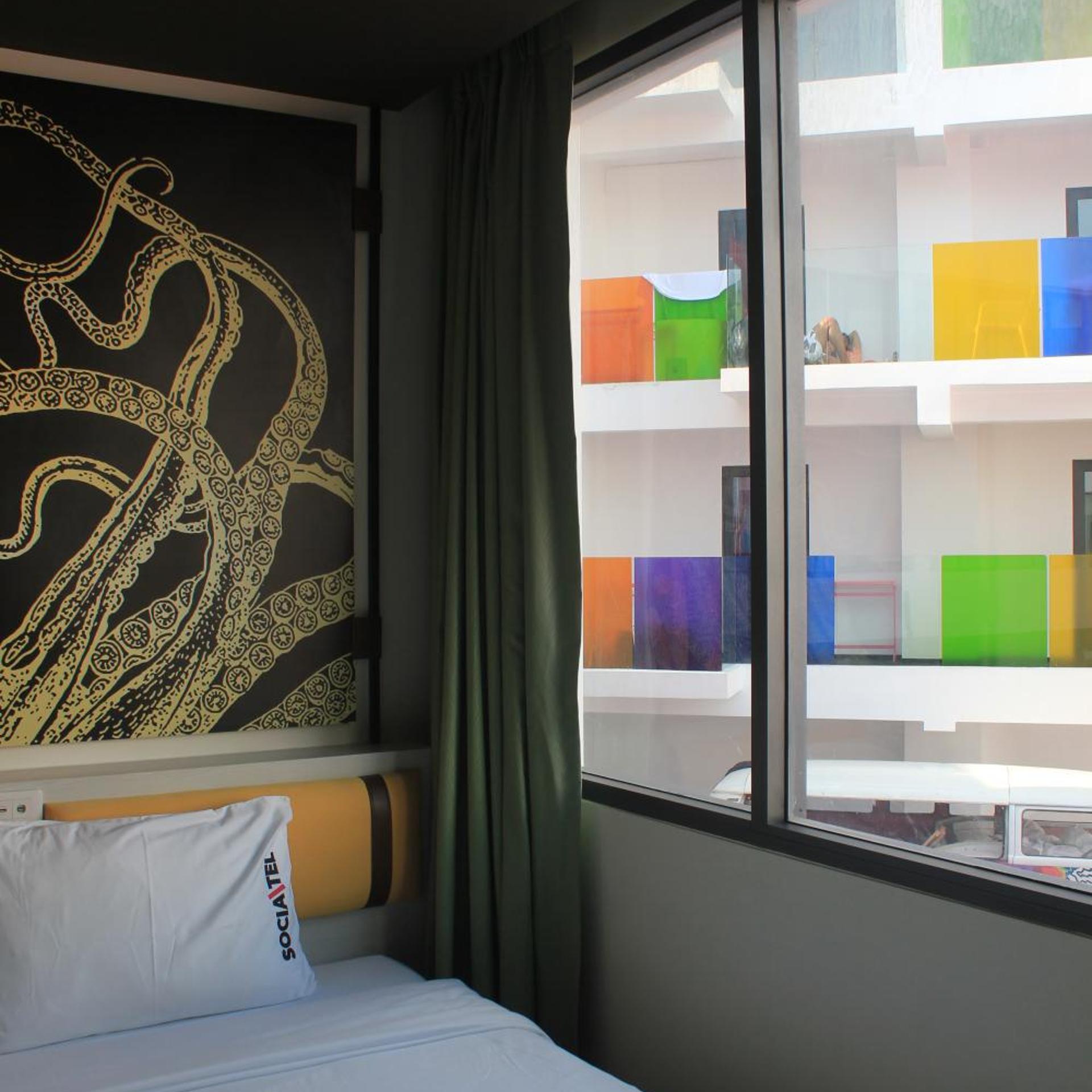 غرفة سوبيريور بإطلالة على المسبح، Socialtel Koh Samui Chaweng (Adult Only) 5/8