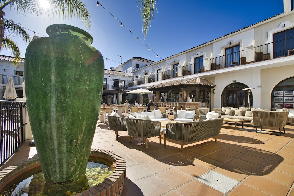 Paloma Blanca Boutique Hotel 47/50