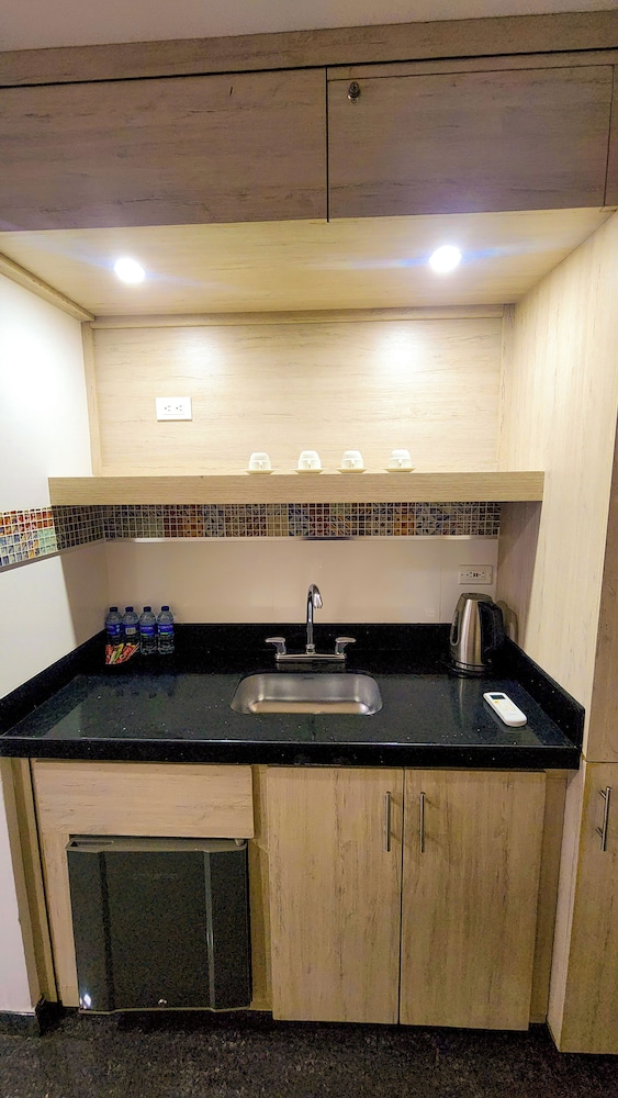 Hotel BE Suites Cali 23/50