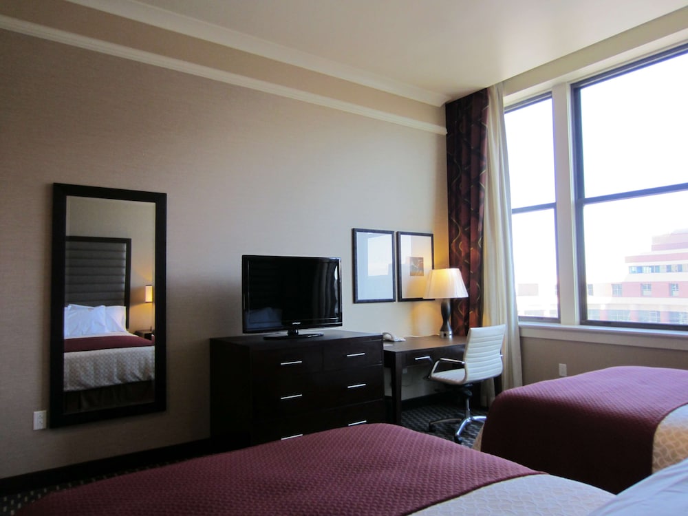Embassy Suites By Hilton St Louis Downtown 32/59