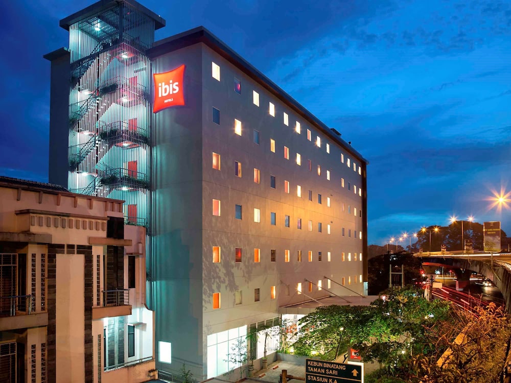 Ibis Bandung Pasteur 2/57