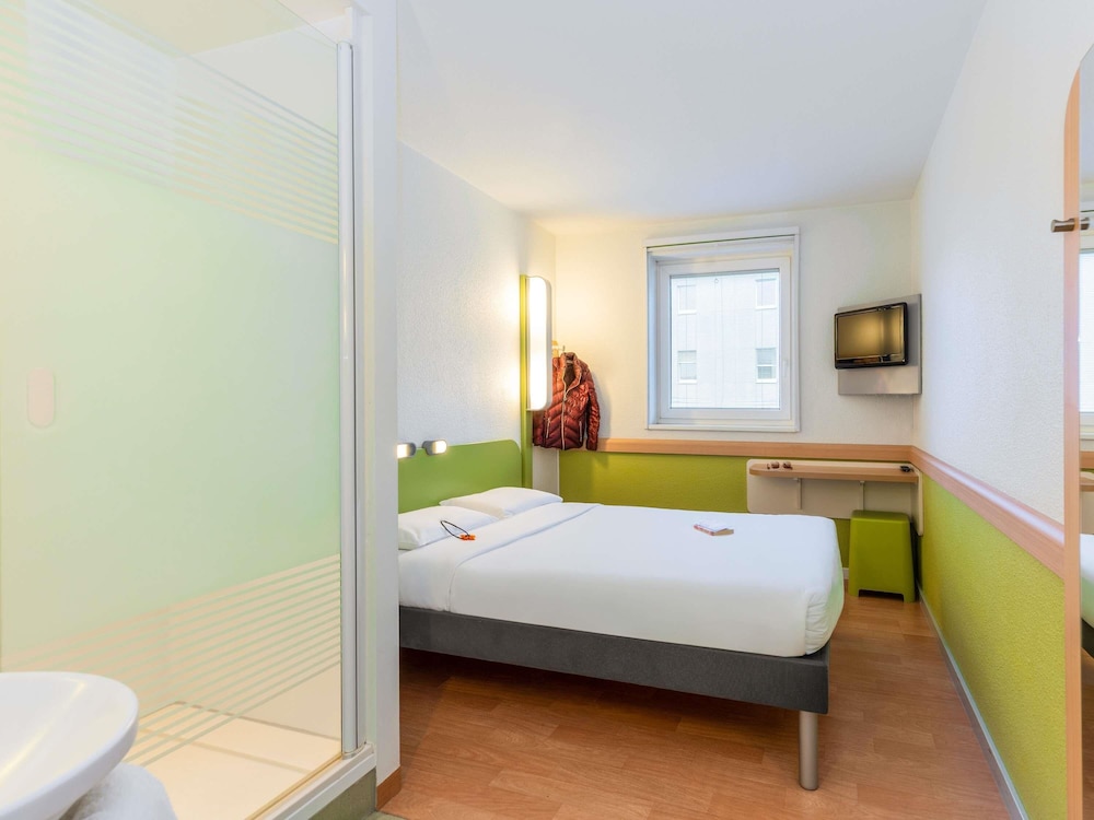 Ibis Budget Zurich City West 62/63