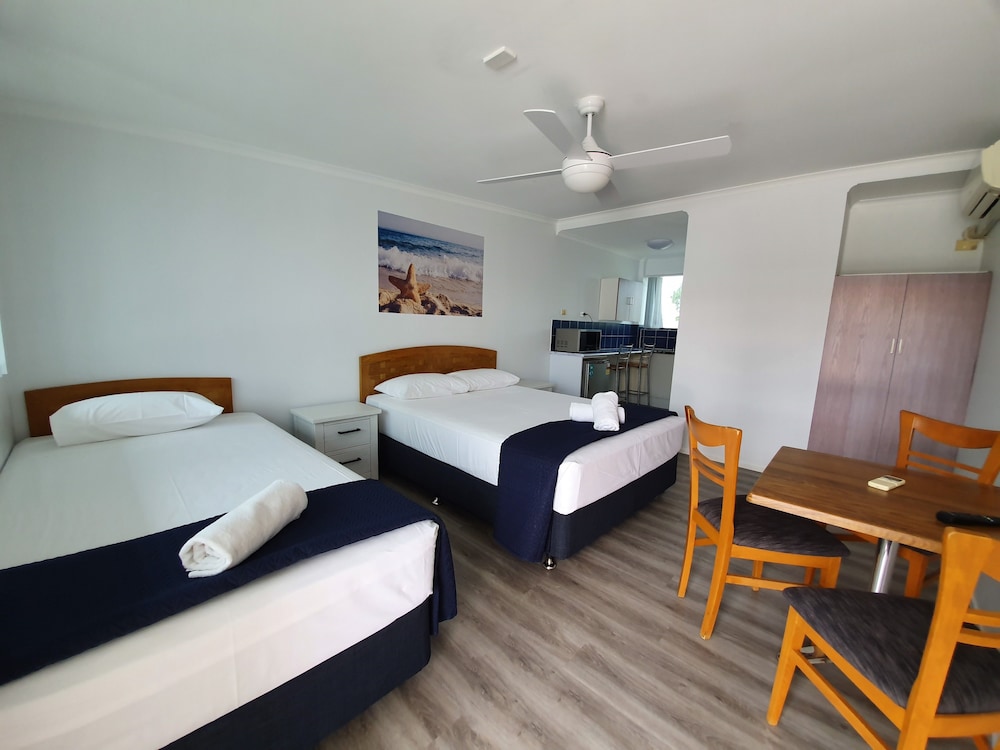 Montego Mermaid Beach Motel 13/69