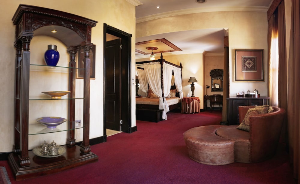 The Royal Elephant Hotel Conference Centre 36/50