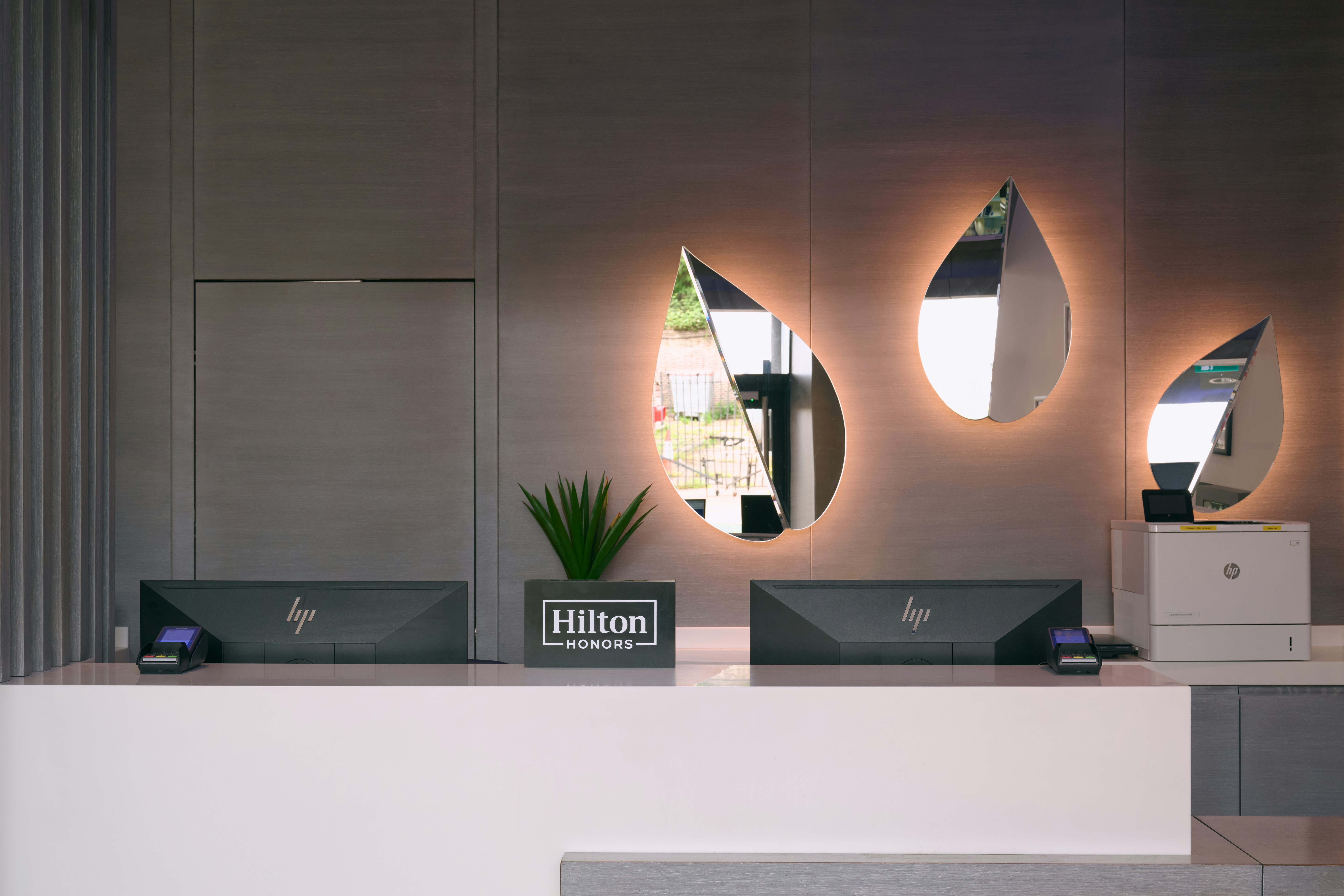 Spark by Hilton Luton 6/34