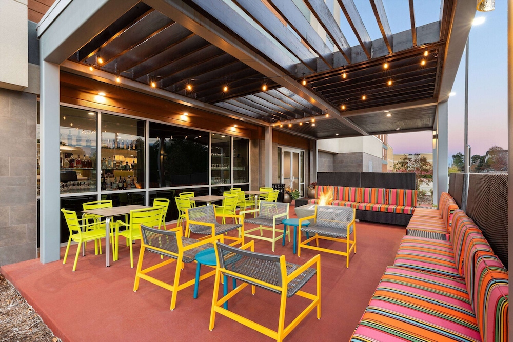 Hawthorn Suites by Wyndham Kingwood/Houston 25/30