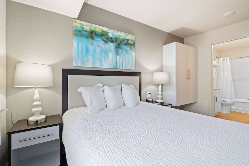 WaterWalk Extended Stay by Wyndham Kansas City - Overland Pk 17/61
