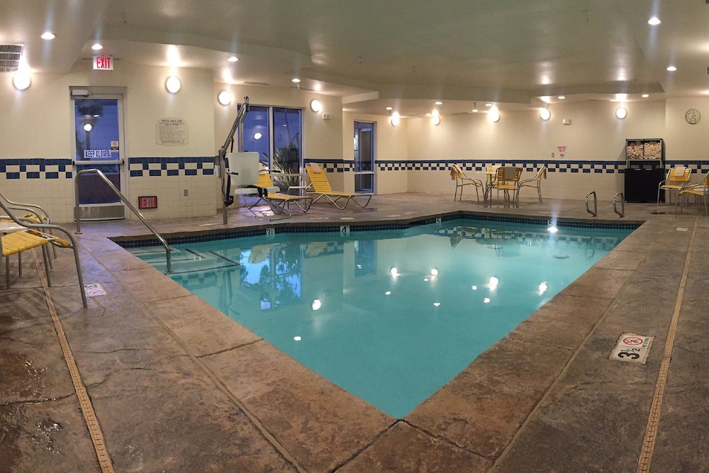 Fairfield Inn And Suites San Bernardino 26/47