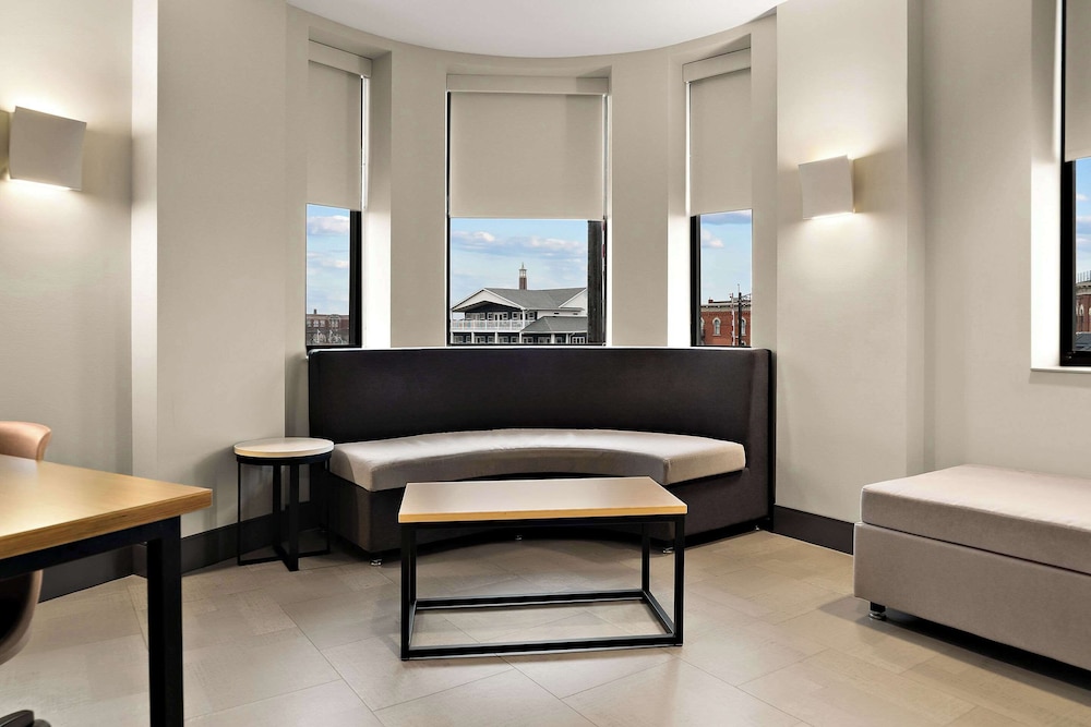 CityFlatsHotel - Port Huron, an Ascend Collection Hotel 29/40