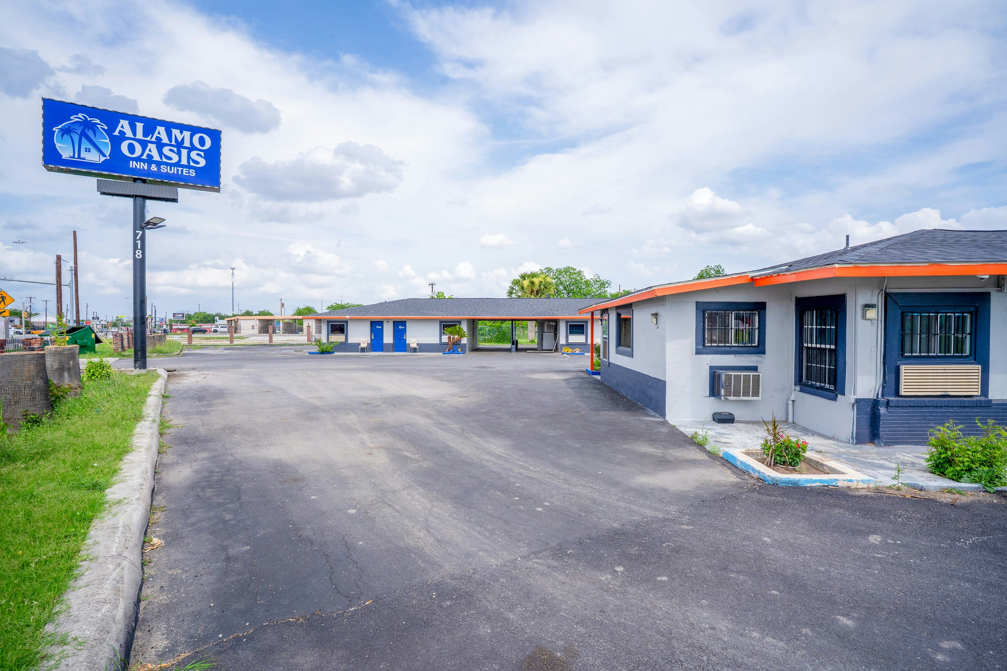 Alamo Oasis Inn and Suites By OYO San Antonio 35/53