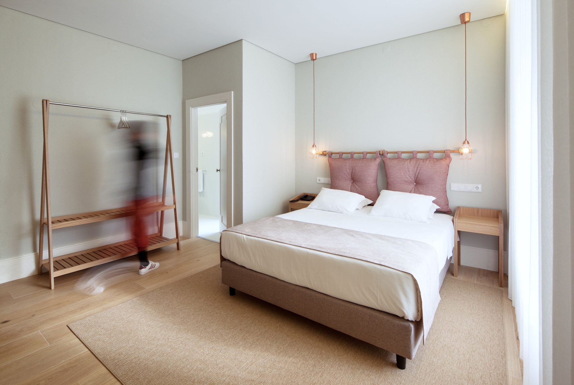 COMFORT, TRIPLE, QUEEN BED, SOFA