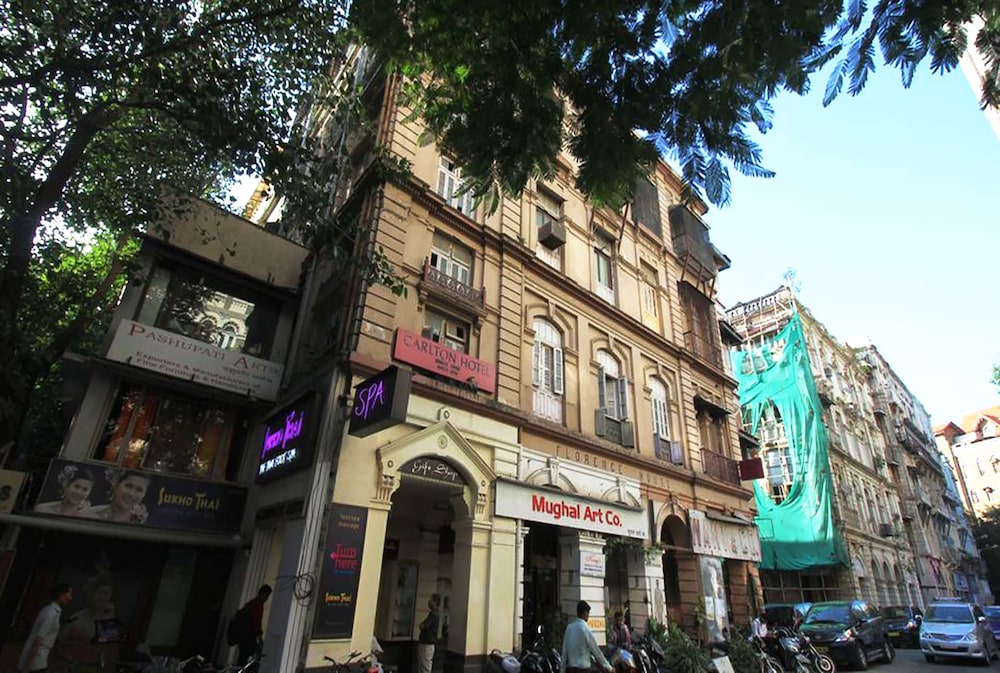 Carlton Hotel photo1