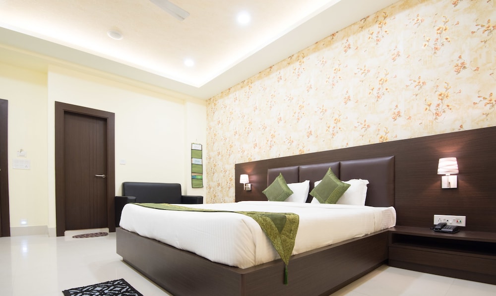 Treebo King's Court Bhubaneshwar 7/30