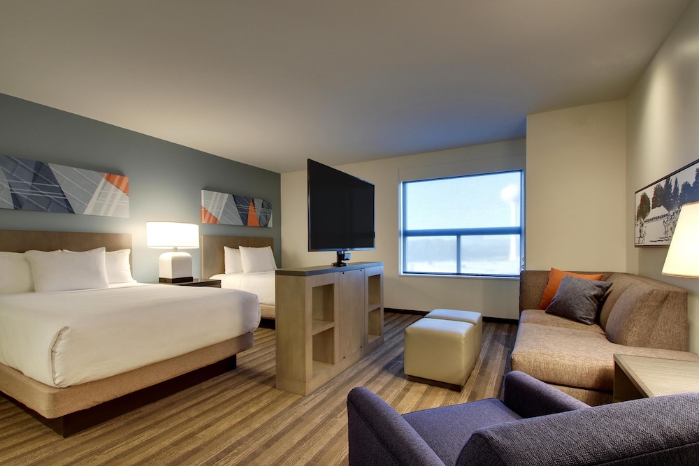 Hyatt House Oak Brook 24/64