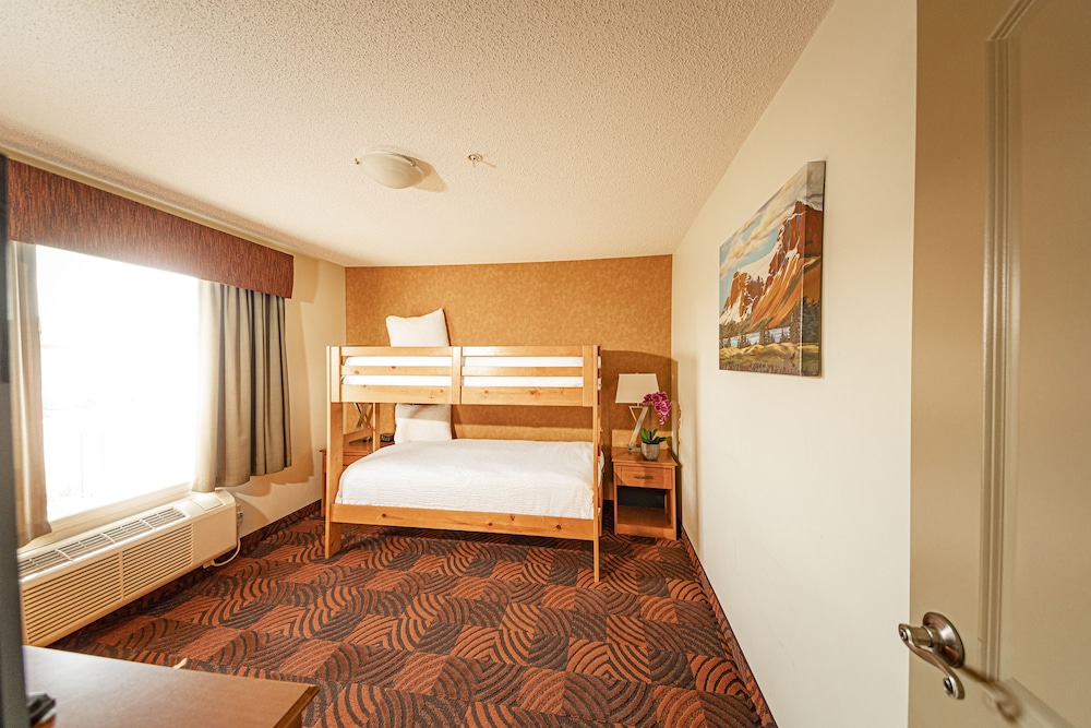 Service Plus Inns and Suites Calgary 19/56