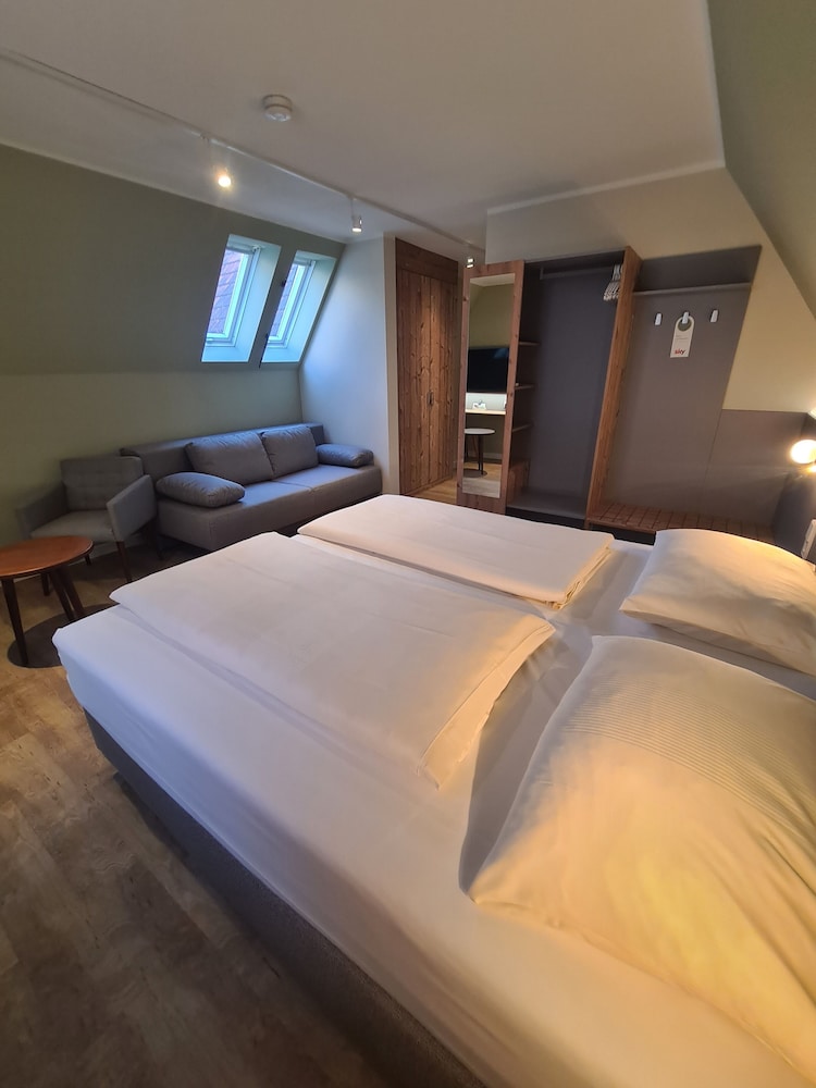Stadthotel Engel 18/50